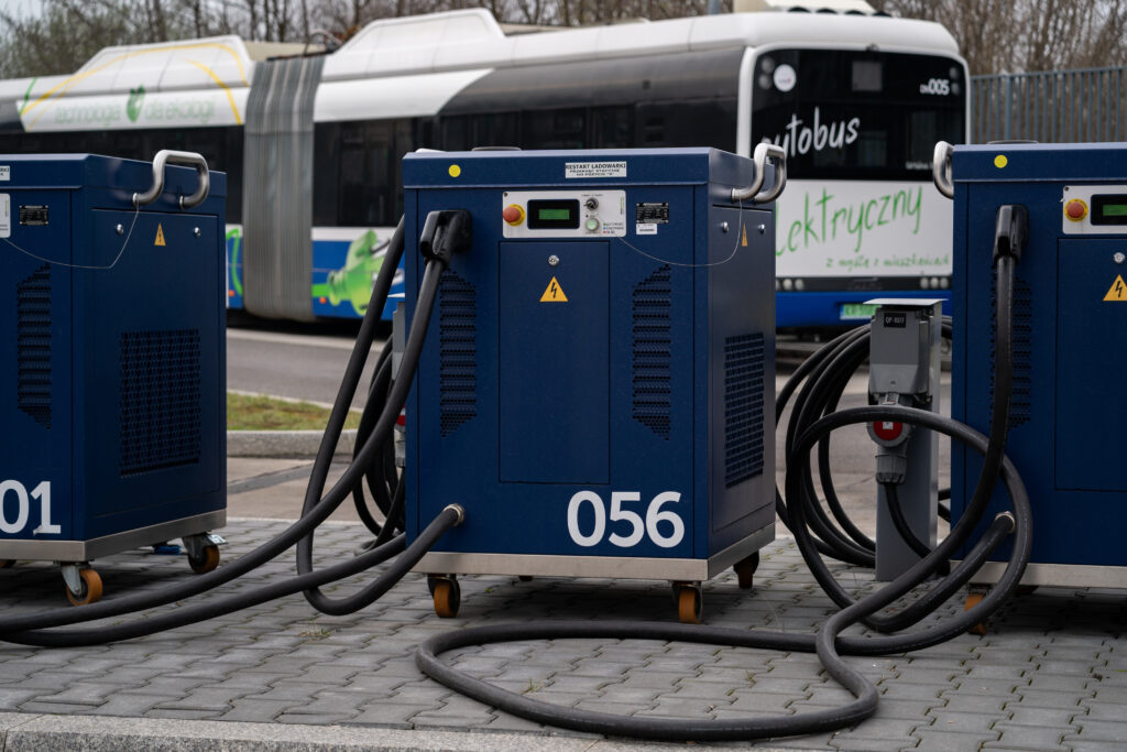 Real-time charger monitoring 